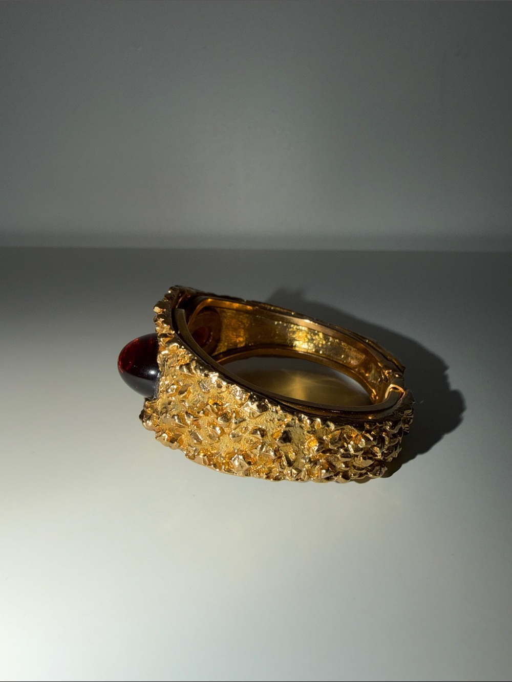 Stunning Vintage Gold-Tone Nugget & Garnet Or Amber Stone Chunky Hinge Bracelet - Picture 4 of 10